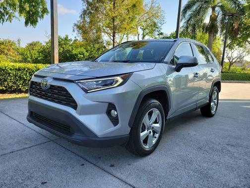 2021 Toyota RAV4 Hybrid XLE Premium