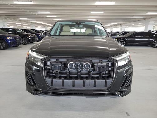 2025 Audi Q7 Premium Plus