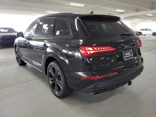 2025 Audi Q7 Premium Plus