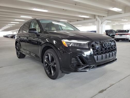 2025 Audi Q7 Premium Plus