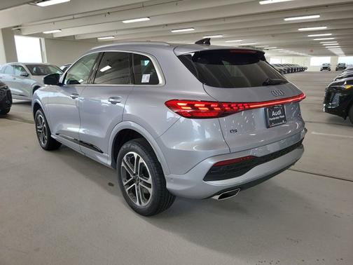 2025 Audi Q5 Premium