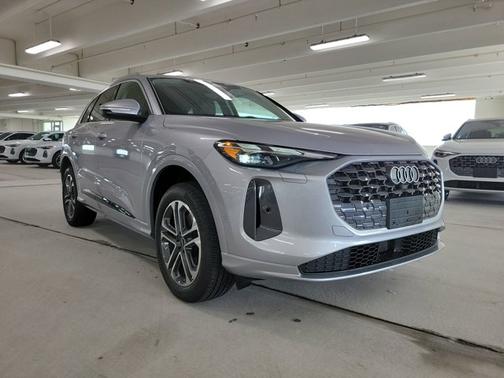 2025 Audi Q5 Premium