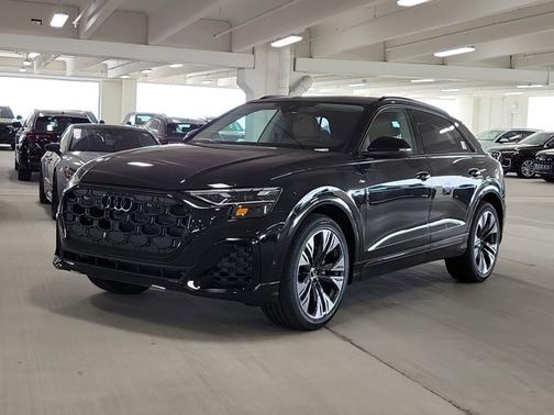 2025 Audi Q8 Premium Plus