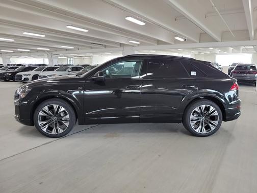 2025 Audi Q8 Premium Plus