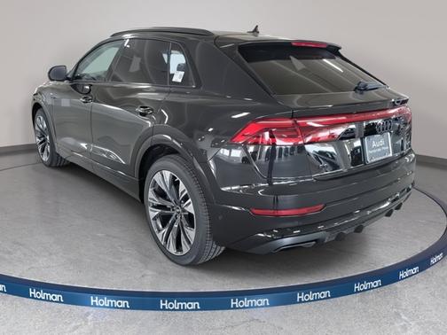 2025 Audi Q8 Premium Plus