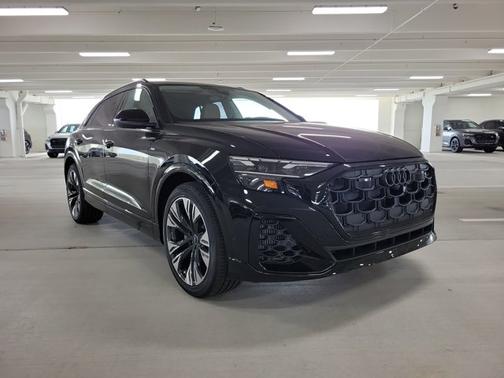 2025 Audi Q8 Premium Plus