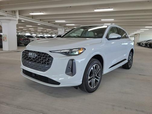 2025 Audi Q5 Premium