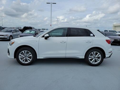 2024 Audi Q3 S line Premium