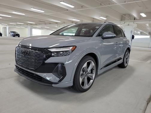 2025 Audi Q4 e-tron Premium Plus