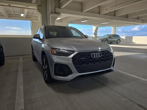 2023 Audi Q5 Prestige 45 TFSI S line quattro S tronic