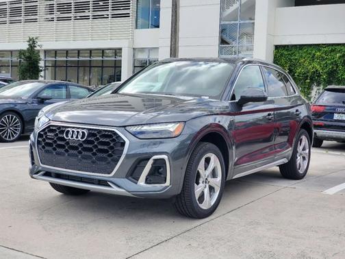 2022 Audi Q5 S line Prestige