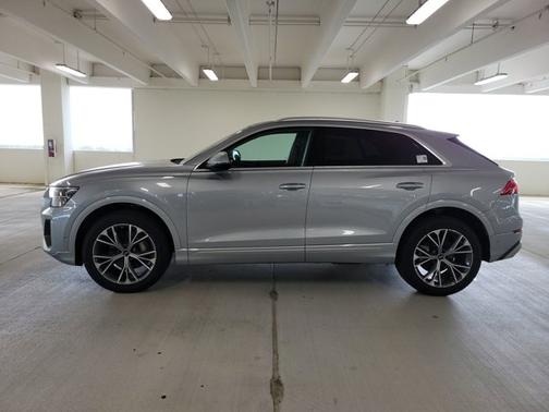 2025 Audi Q8 Premium Plus