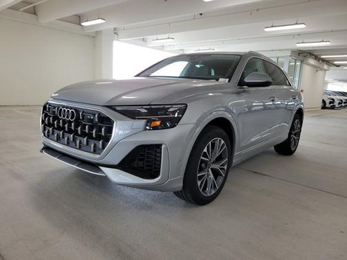 2025 Audi Q8 Premium Plus