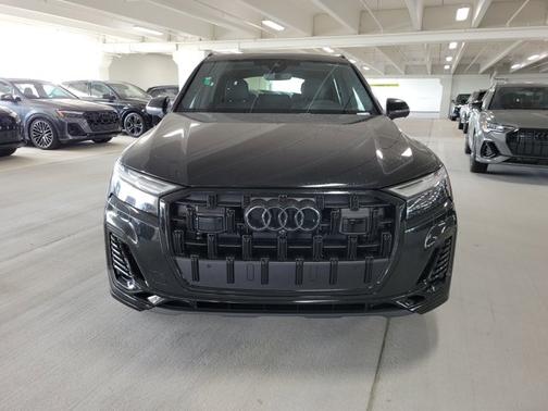 2025 Audi Q7 Premium Plus
