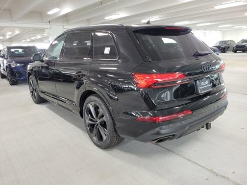 2025 Audi Q7 Premium Plus
