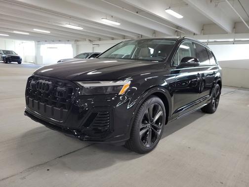 2025 Audi Q7 Premium Plus