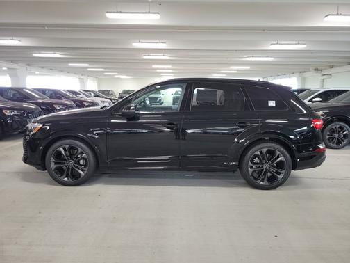 2025 Audi Q7 Premium Plus