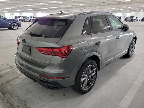 2022 Audi Q3 S line Premium