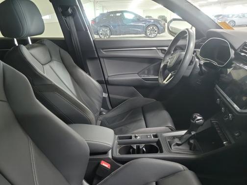 2022 Audi Q3 S line Premium