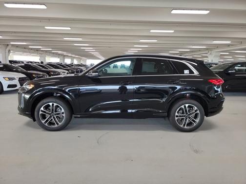 2025 Audi Q5 Premium