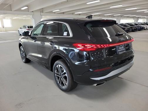 2025 Audi Q5 Premium