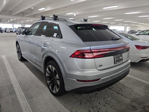 2025 Audi Q8 Premium