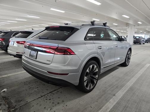 2025 Audi Q8 Premium