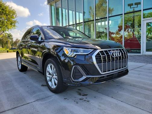 2025 Audi Q3 S line Premium