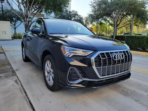 2025 Audi Q3 S line Premium