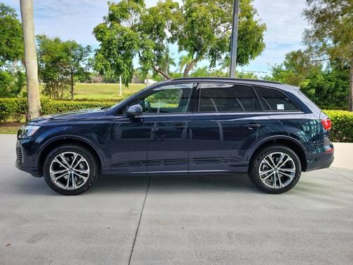 2025 Audi Q7 Premium Plus