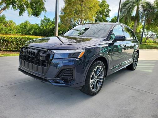 2025 Audi Q7 Premium Plus