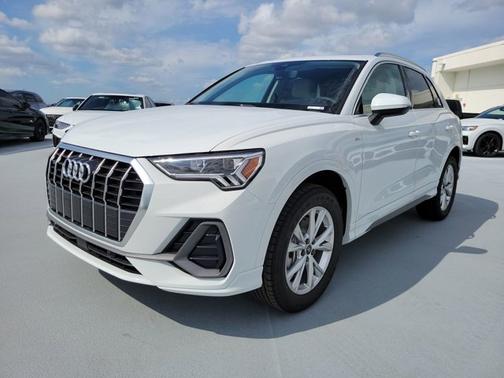 2024 Audi Q3 S line Premium