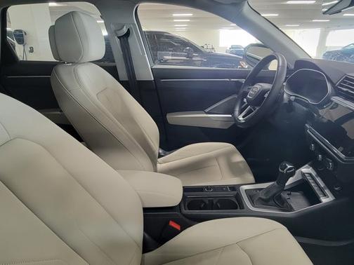 2024 Audi Q3 S line Premium