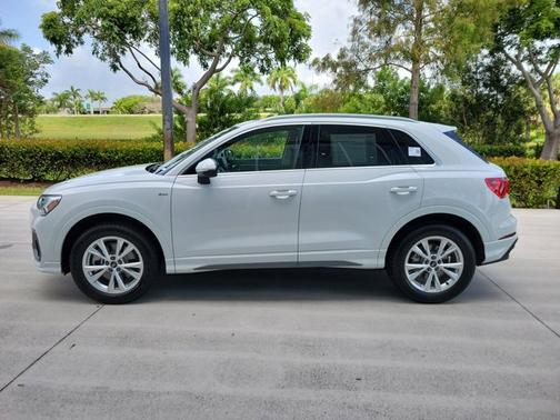 2024 Audi Q3 S line Premium