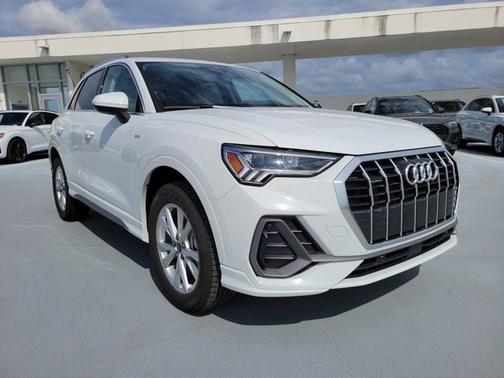 2024 Audi Q3 S line Premium