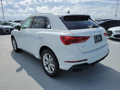 2024 Audi Q3 S line Premium