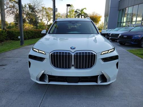 2023 BMW X7 xDrive40i