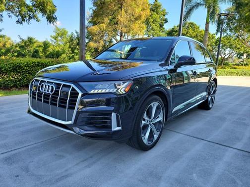 2021 Audi Q7 Premium Plus