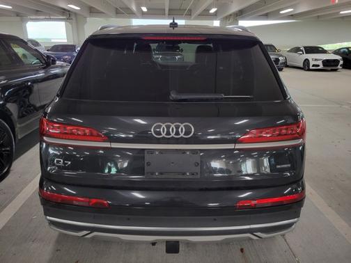 2021 Audi Q7 Premium Plus