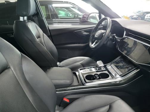 2021 Audi Q7 Premium Plus
