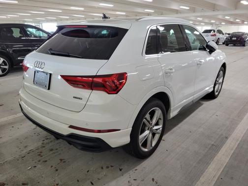 2021 Audi Q3 S line Premium