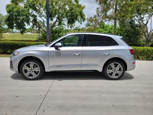 2025 Audi Q5 S line Premium