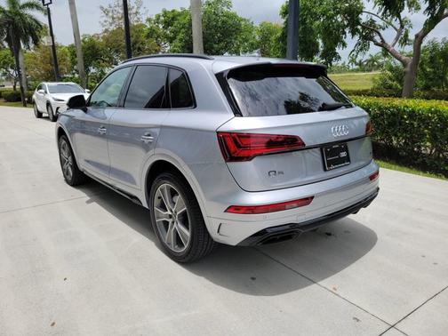 2025 Audi Q5 S line Premium