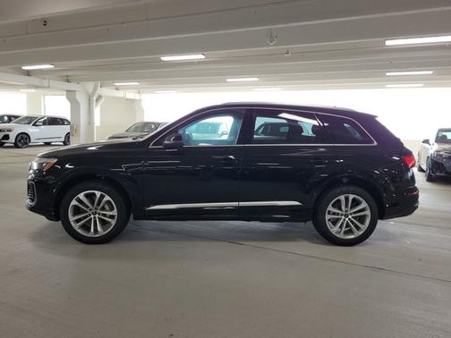2025 Audi Q7 Premium
