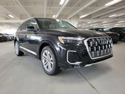 2025 Audi Q7 Premium