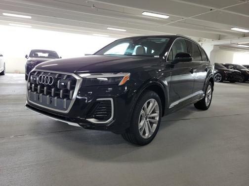 2025 Audi Q7 Premium