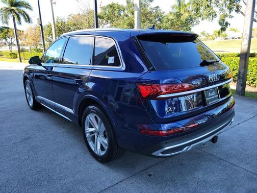 2022 Audi Q7 Premium Plus