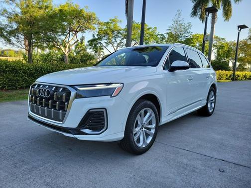 2025 Audi Q7 Premium