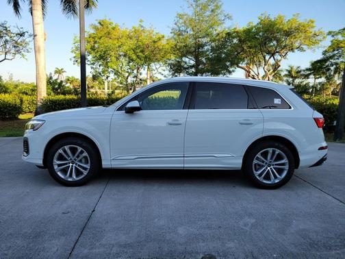 2025 Audi Q7 Premium