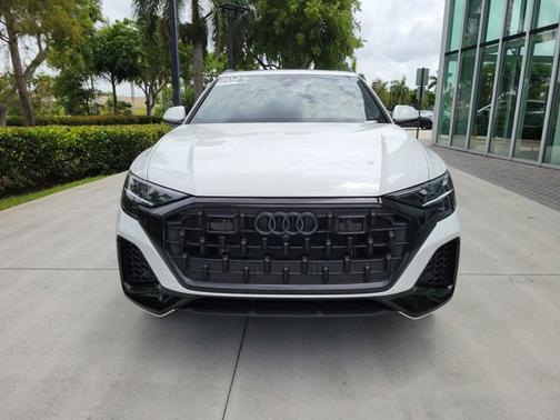 2025 Audi Q8 Premium